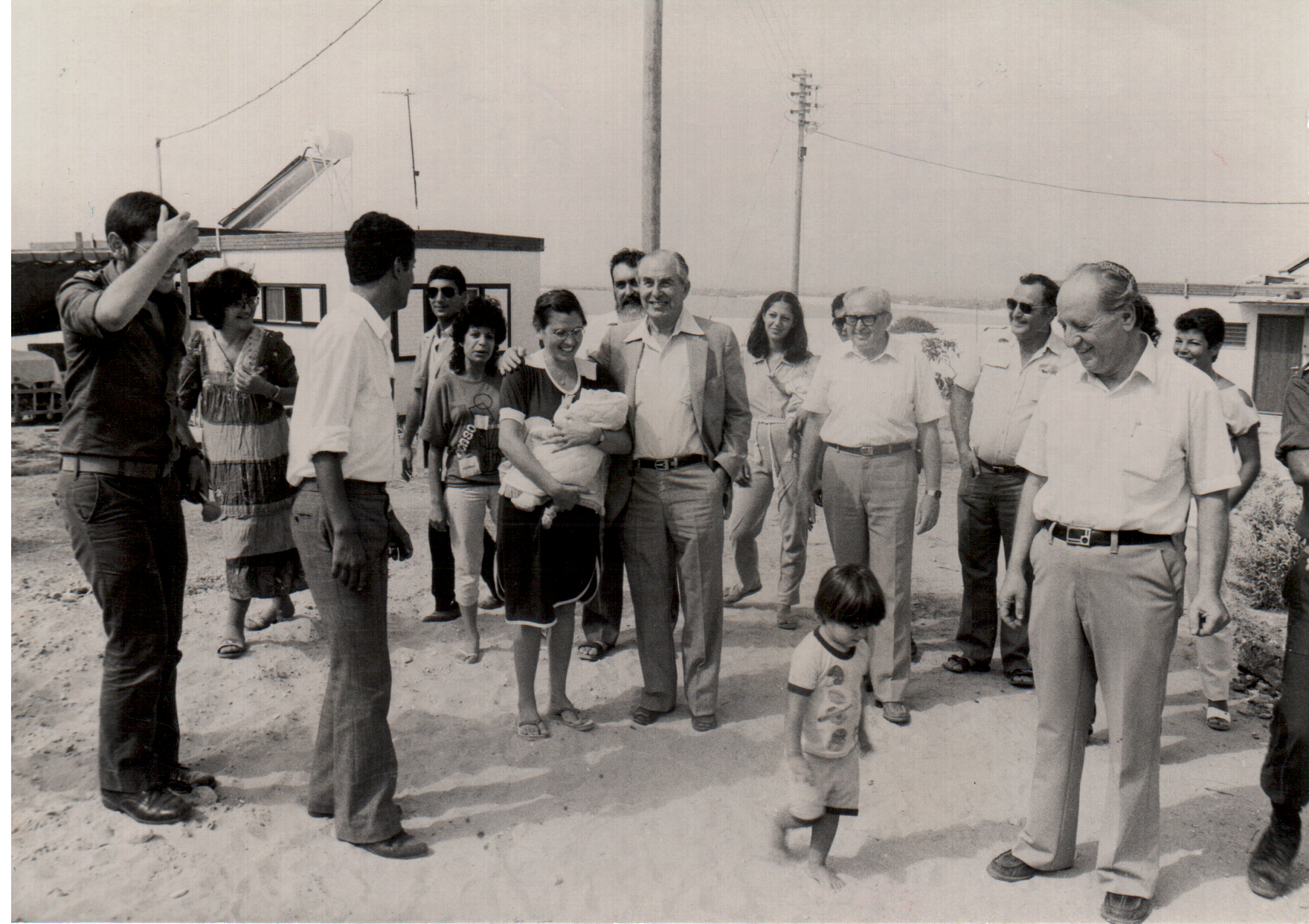 The Policies of the Israeli Governments toward Gush Katif during its 35 Years of Existence